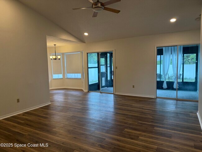 Building Photo - 2530 Street Pauls Dr