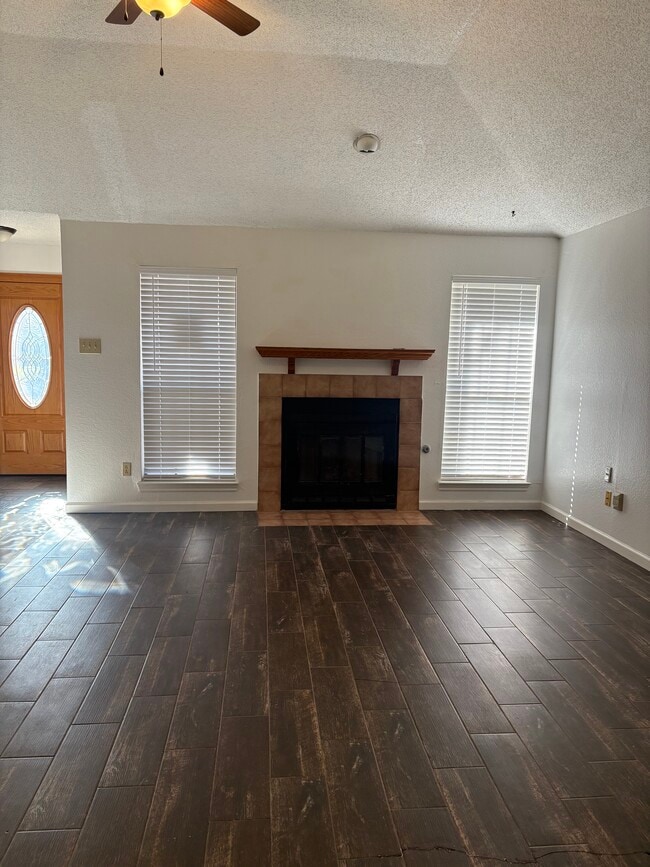 Building Photo - 106 Hollywood Dr