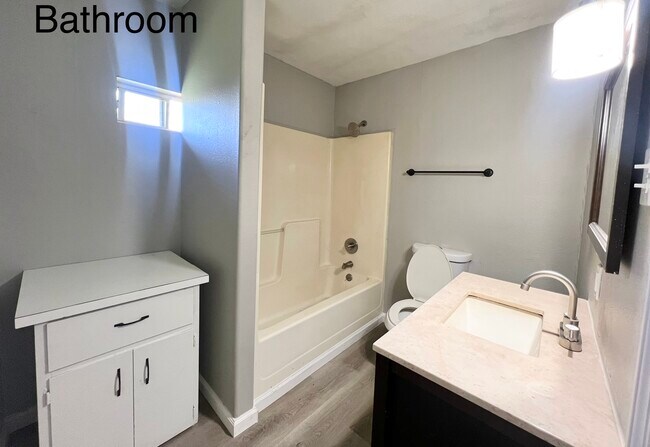 Building Photo - 241 Orange St