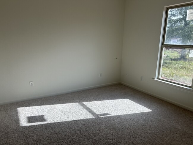 Building Photo - 39332 N Pass Cir