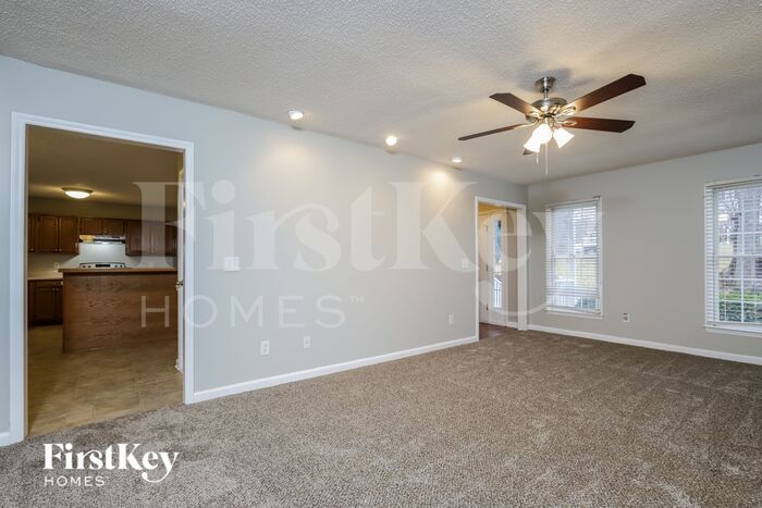 Building Photo - 120 Crestway Ct