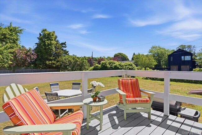 Building Photo - 59 Peconic Ave