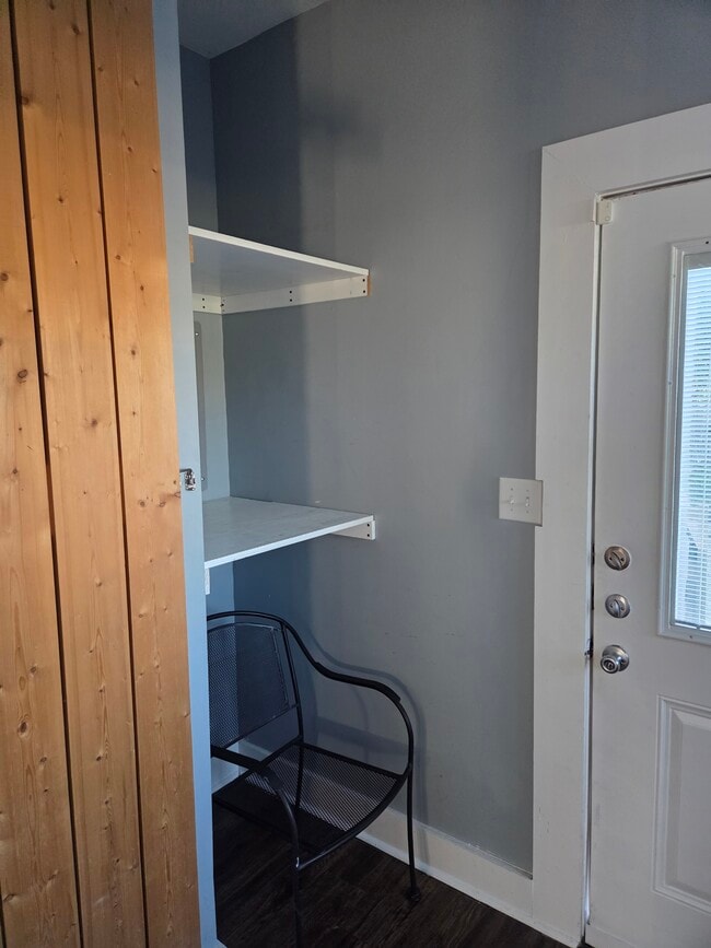 Building Photo - 1003 W Elsmere Pl