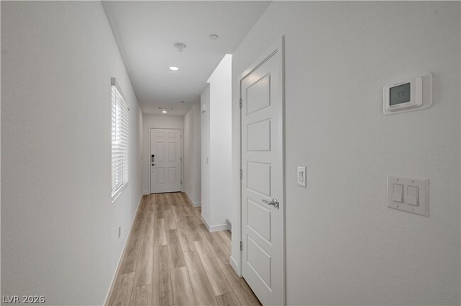 Building Photo - 2124 Abraham Ave