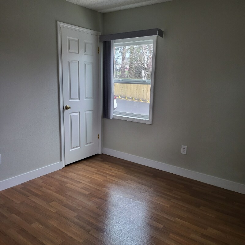 Building Photo - 2755 NE Hogan Dr