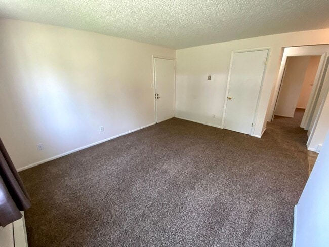 Building Photo - 810 Mary Anne Dr