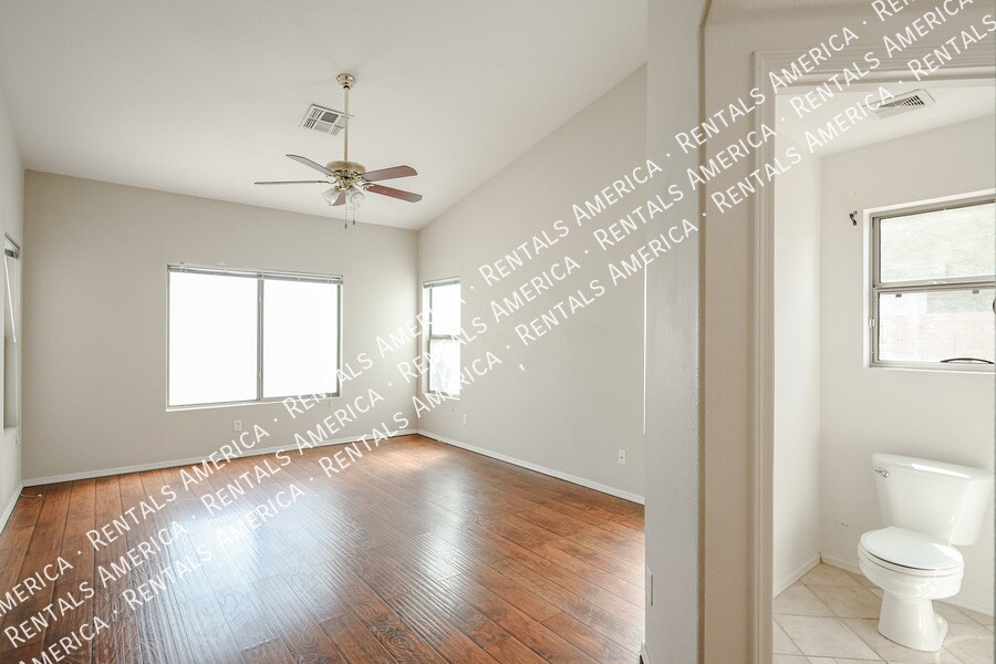 Building Photo - 1623 E Wildhorse Pl