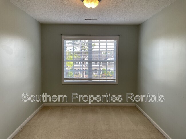 Building Photo - 346 Cresthaven Dr