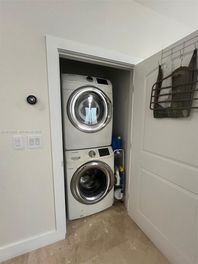 Building Photo - 4 Pelican Rd