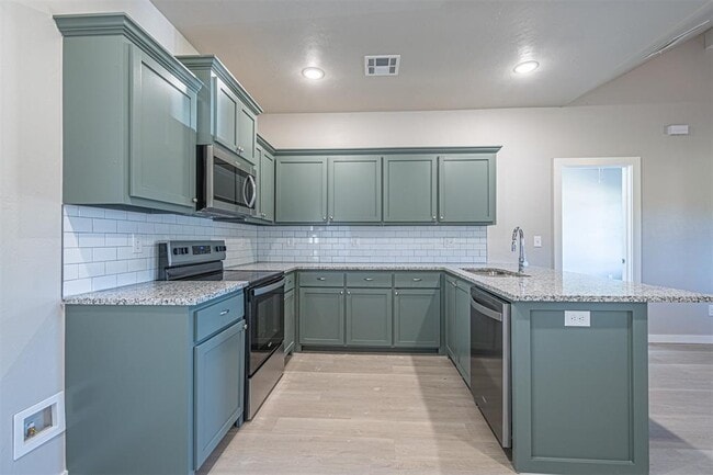 Building Photo - 2106 Willow Pl