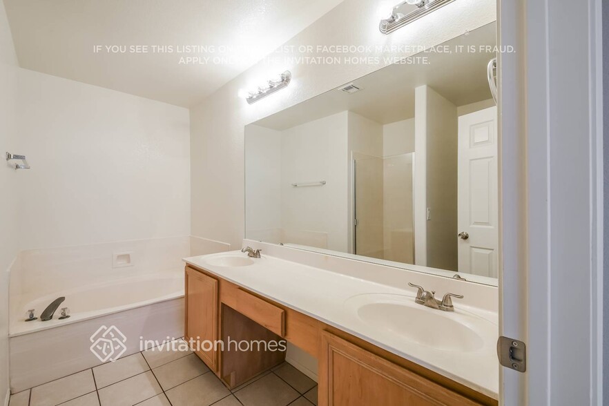 Building Photo - 7704 W Oraibi Dr