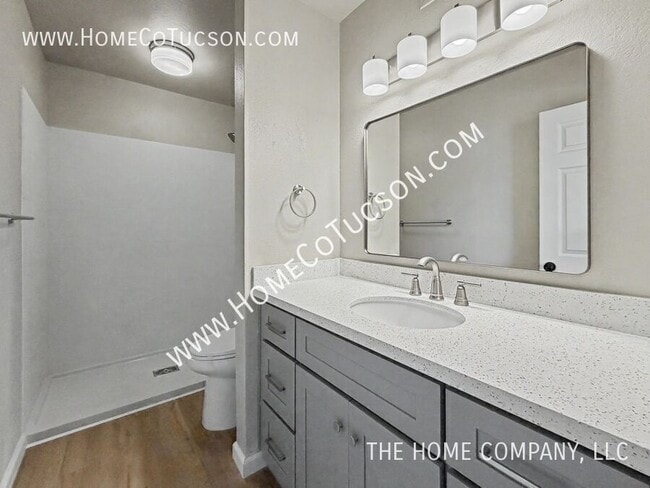 Building Photo - 5108 N Avenida Primera