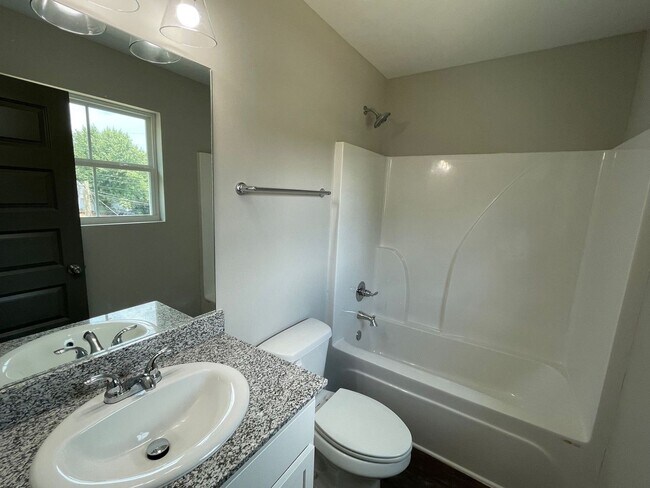 Building Photo - 249 Madison Heights