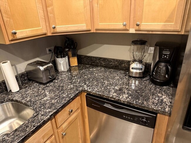 Building Photo - 1730 W Beach Ave