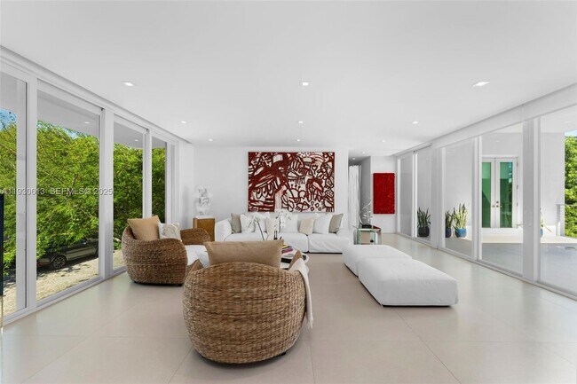 Building Photo - 481 S Mashta Dr