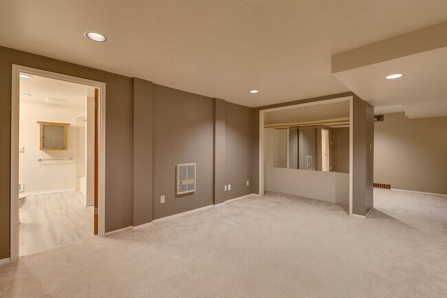 Building Photo - Seattle Home with HUGE yard in a Great Nei...
