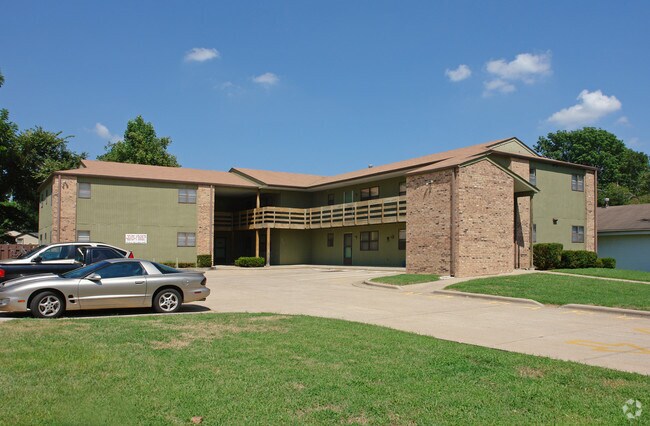 Primary Photo - 1373 E Division St