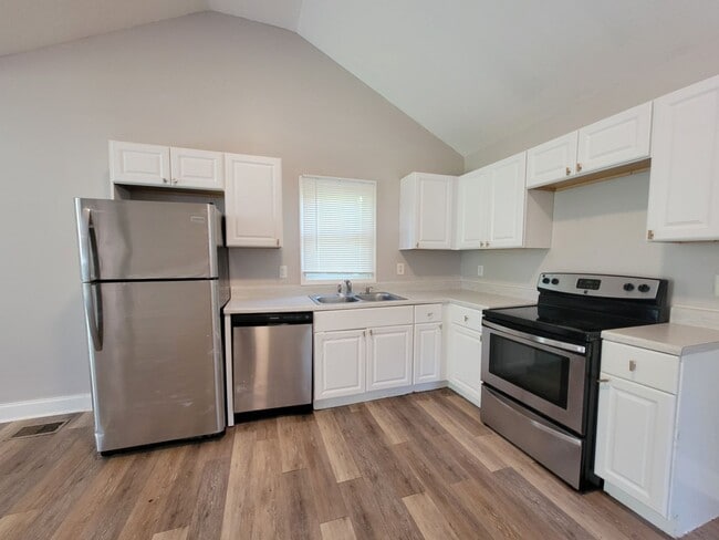Building Photo - We Bringing Affordable Back - Intown Living - Voucher Approved!