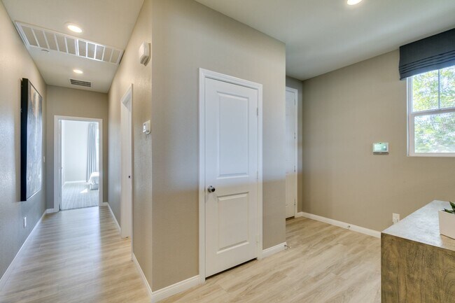 Building Photo - Fully Furnished 3BD Inspirada Home