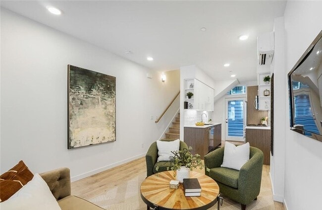 Building Photo - 447 NE 73rd St