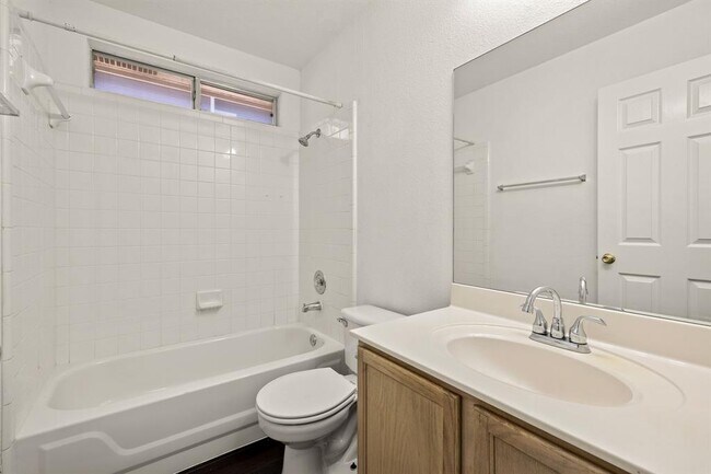 Building Photo - 3402 Settlement Dr
