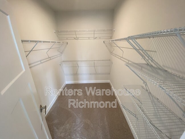 Building Photo - 4701 Mnr Xing Pl.