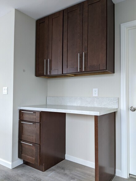 Building Photo - 6520 Acorn St