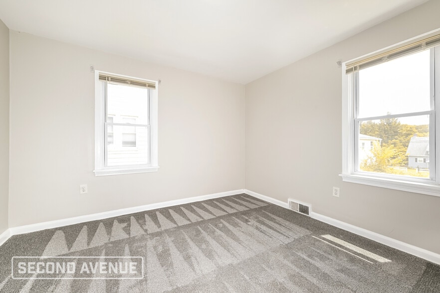 Building Photo - 1721 VanBuren St