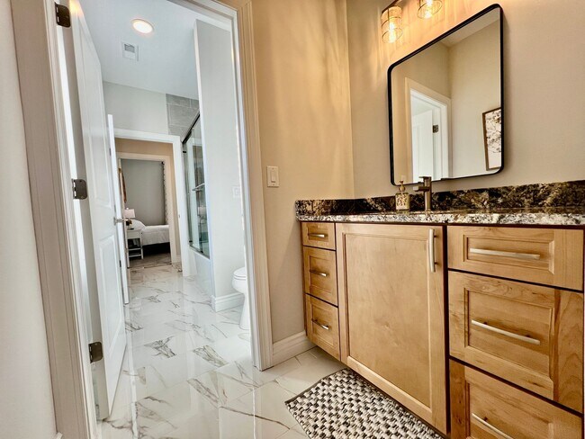 Building Photo - 4827 Granada Ct