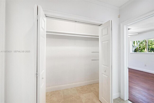 Building Photo - 11301 SW 91 Ave