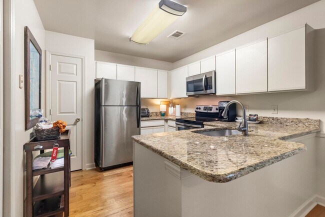 Building Photo - 2 Bedroom 2 Bath duplex in Auburn Now Available!
