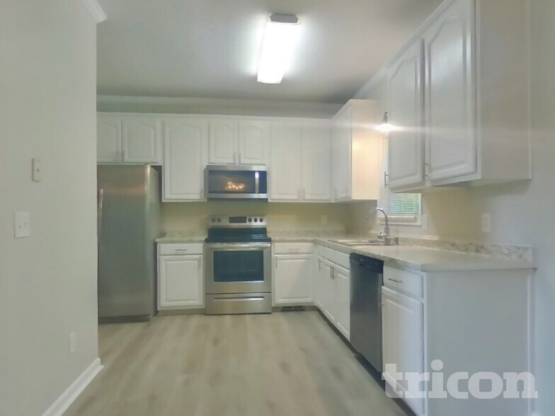 Building Photo - 504 Anthony Pl