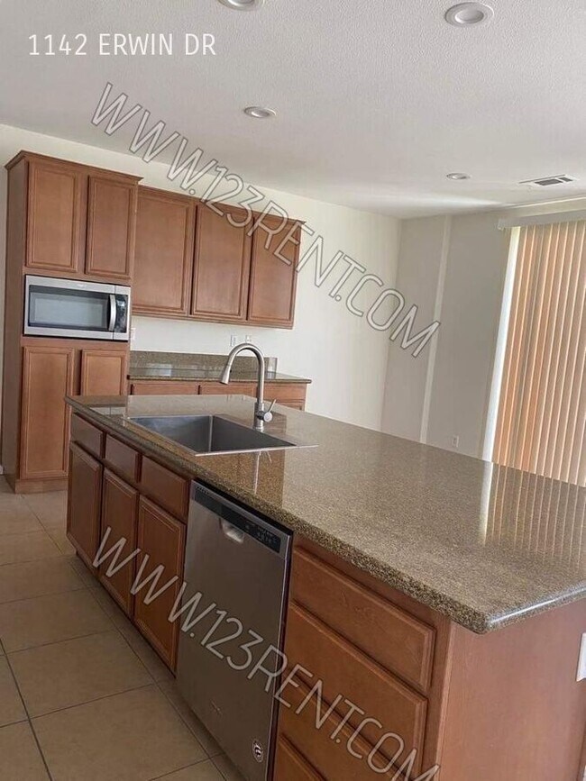 Building Photo - 1142 Erwin Dr