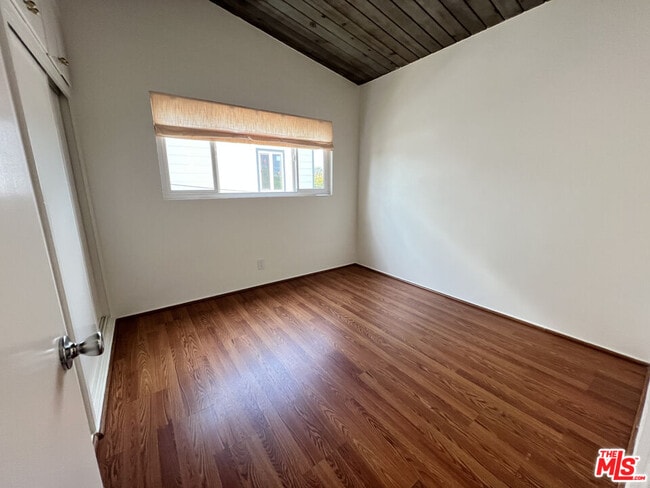 Building Photo - 2215 Orange Grove Ave
