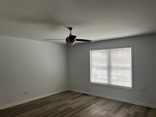 Building Photo - 723 Burks Hill Rd