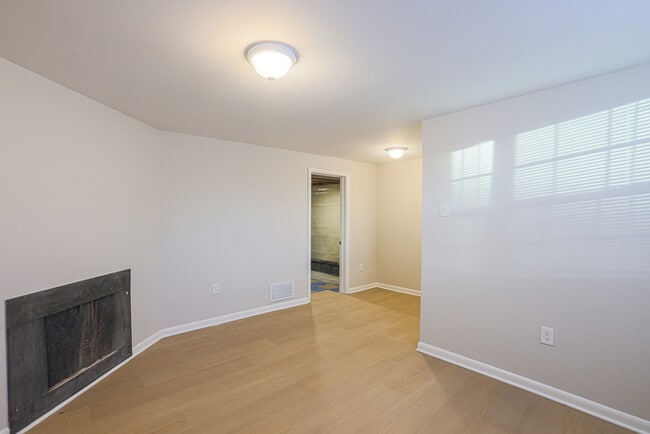 Building Photo - 3 Bedroom Rosedale MD