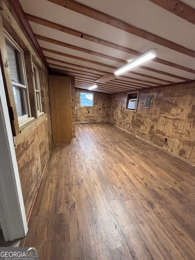 Building Photo - 44 Olympic Ln