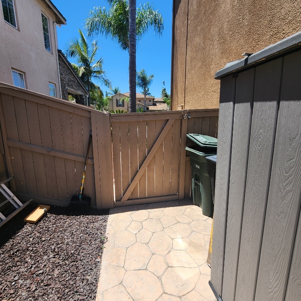 Building Photo - 1463 Lost Creek Rd