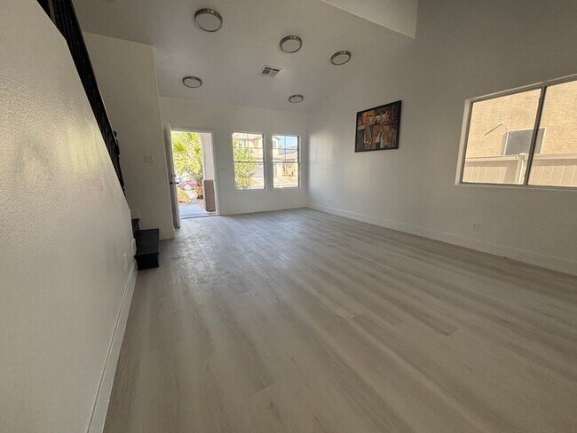 Building Photo - Spacious 4Br/3Ba Home in Galena Pointe – in North Las Vegas