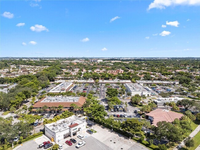 Building Photo - 7105 Miami Lakes Dr