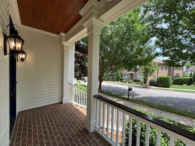 Building Photo - 535 Guilford Cir