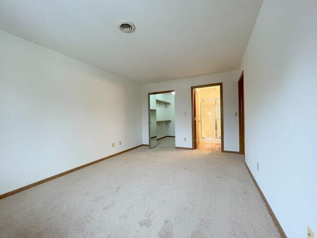 Building Photo - 3228 Wood Rd