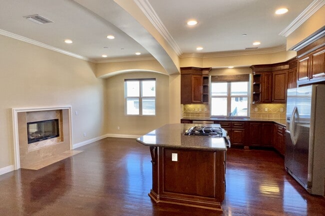 Building Photo - 3844 Tilden Ave