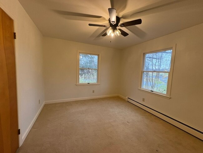 Building Photo - Solid Brick Rancher in Greencastle