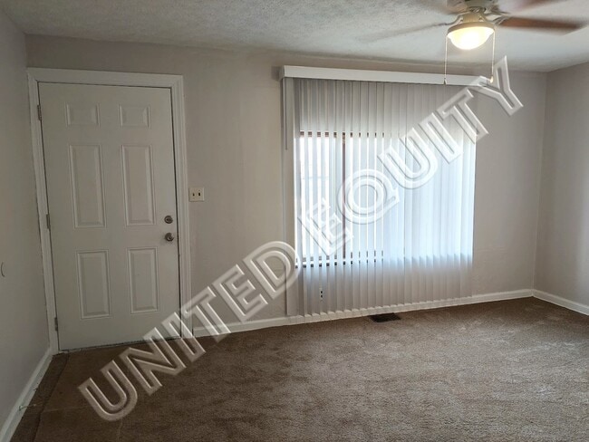Building Photo - 4510 Hoover Ave