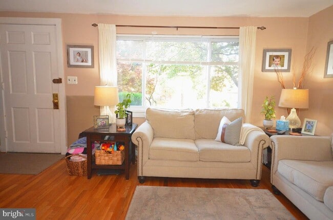 Building Photo - 456 Conger Ave