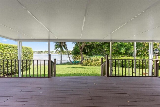 Building Photo - 1961 NE 188th St