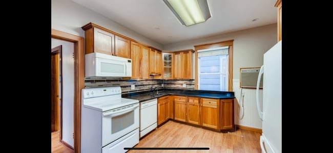 Primary Photo - 705 Madison St