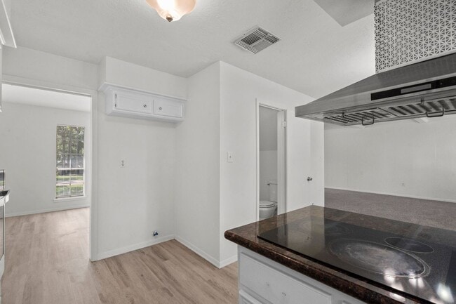 Building Photo - 2102 Silver Moon Trail