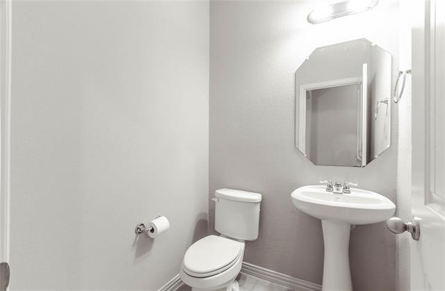 Building Photo - 908 Silver Moon Dr
